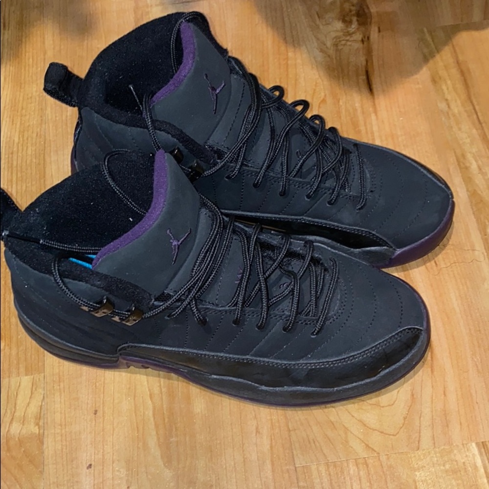 Air Jordan 12 Grand Purple